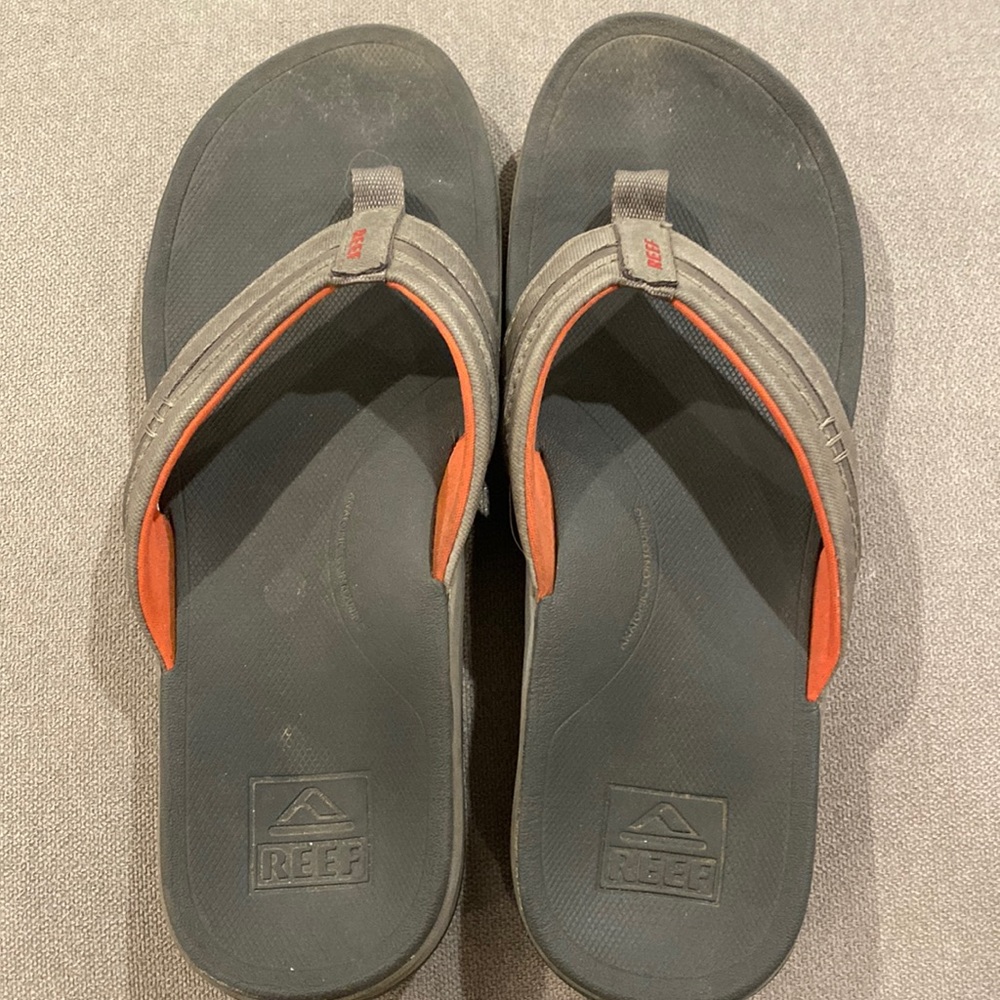 Men’s Reef flip flops. Hardly worn